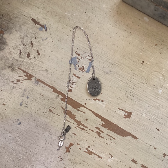 Jes Maharry healing hand NECKLACE silver - Picture 3 of 3